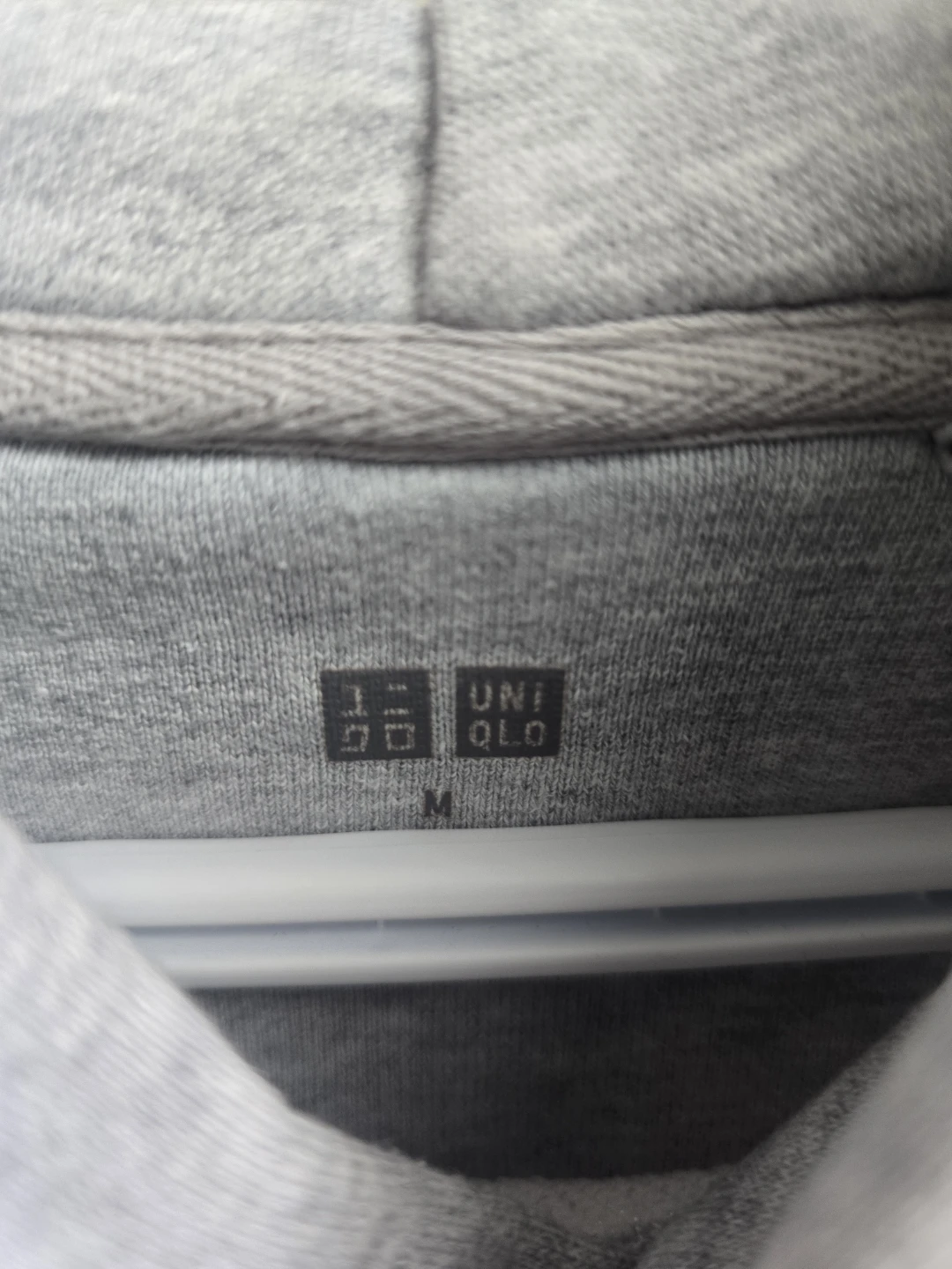 Uniqlo Grey Hoodie - Size M - photo 2