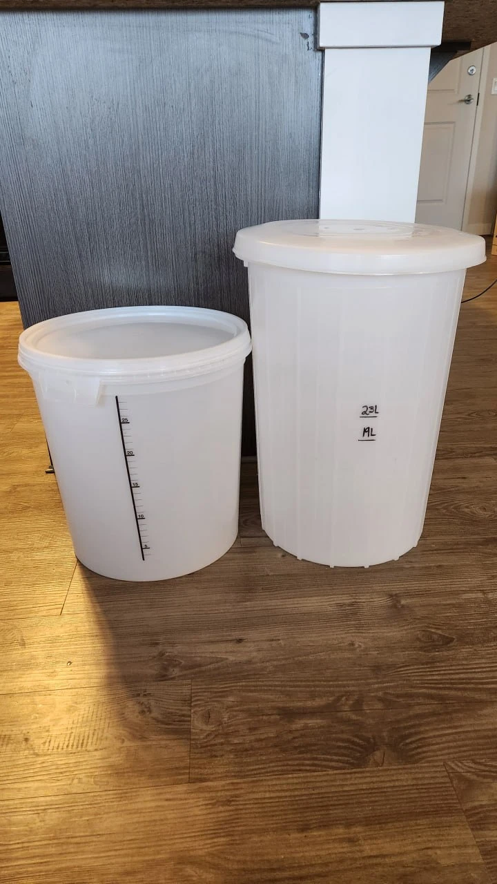 Wine Making Kit with a Buon Vino Mini Jet Wine Filter Pump
