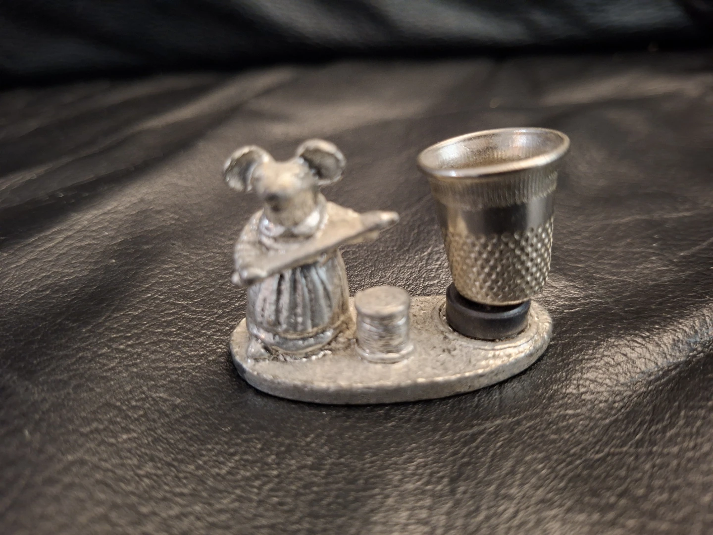AUTHENTIC VINTAGE metzke pewter mouse thimble - photo 2