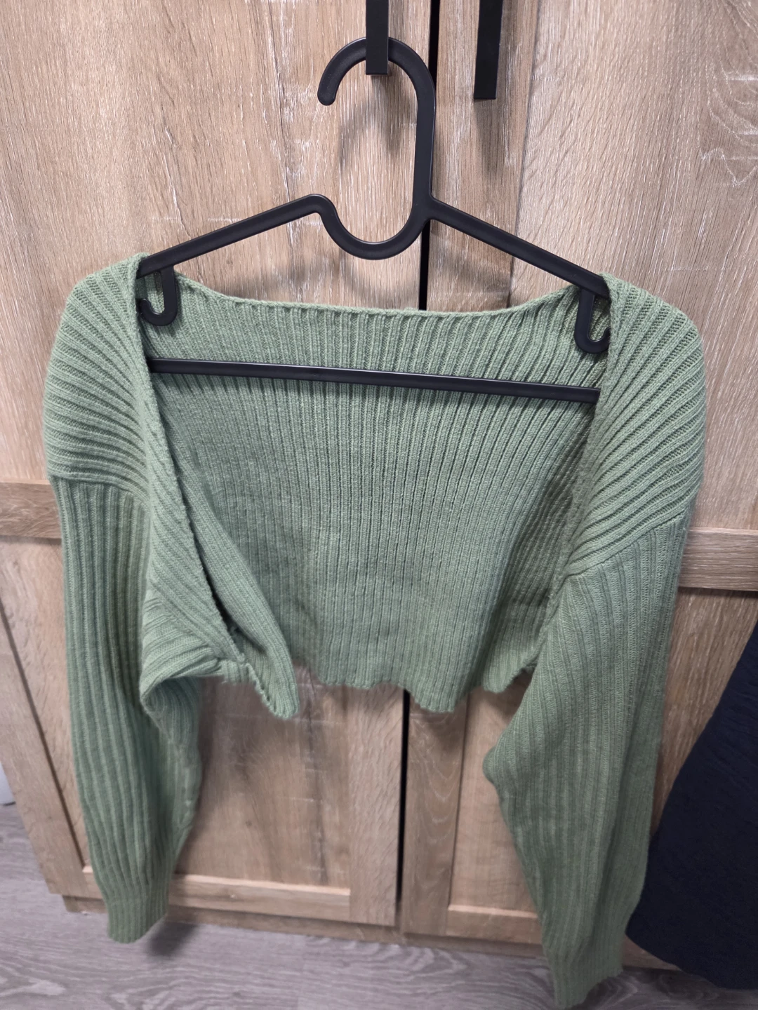 Green shrug