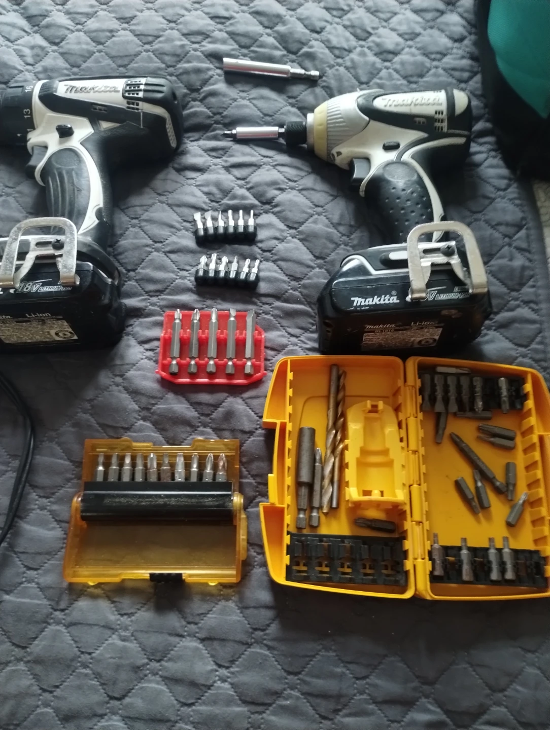 Makita Cordless Drill Set with Bits and Charger - photo 3
