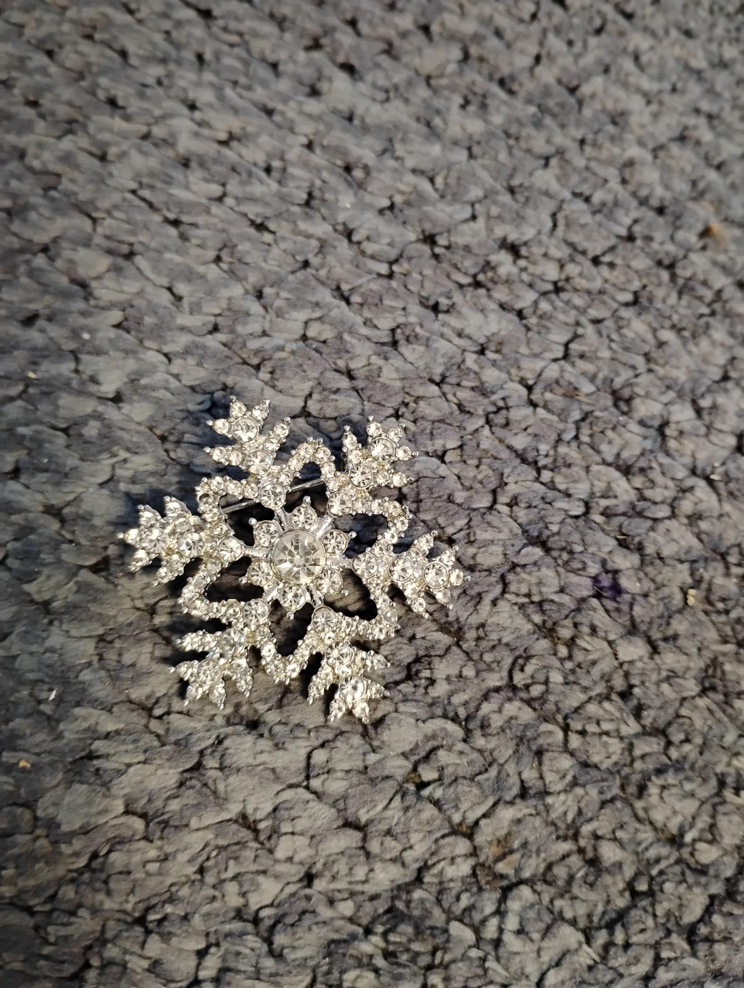 Sparkly Snowflake Brooch Pin - photo 2