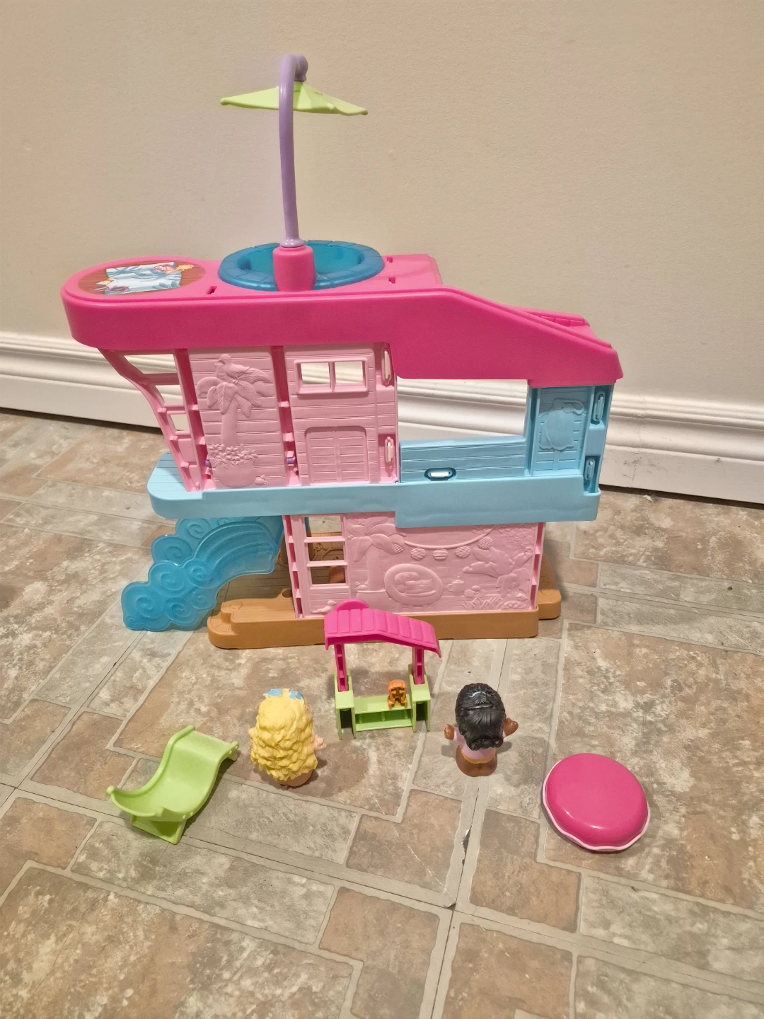 Barbie Little People Beach House Playset with Accessories - photo 2