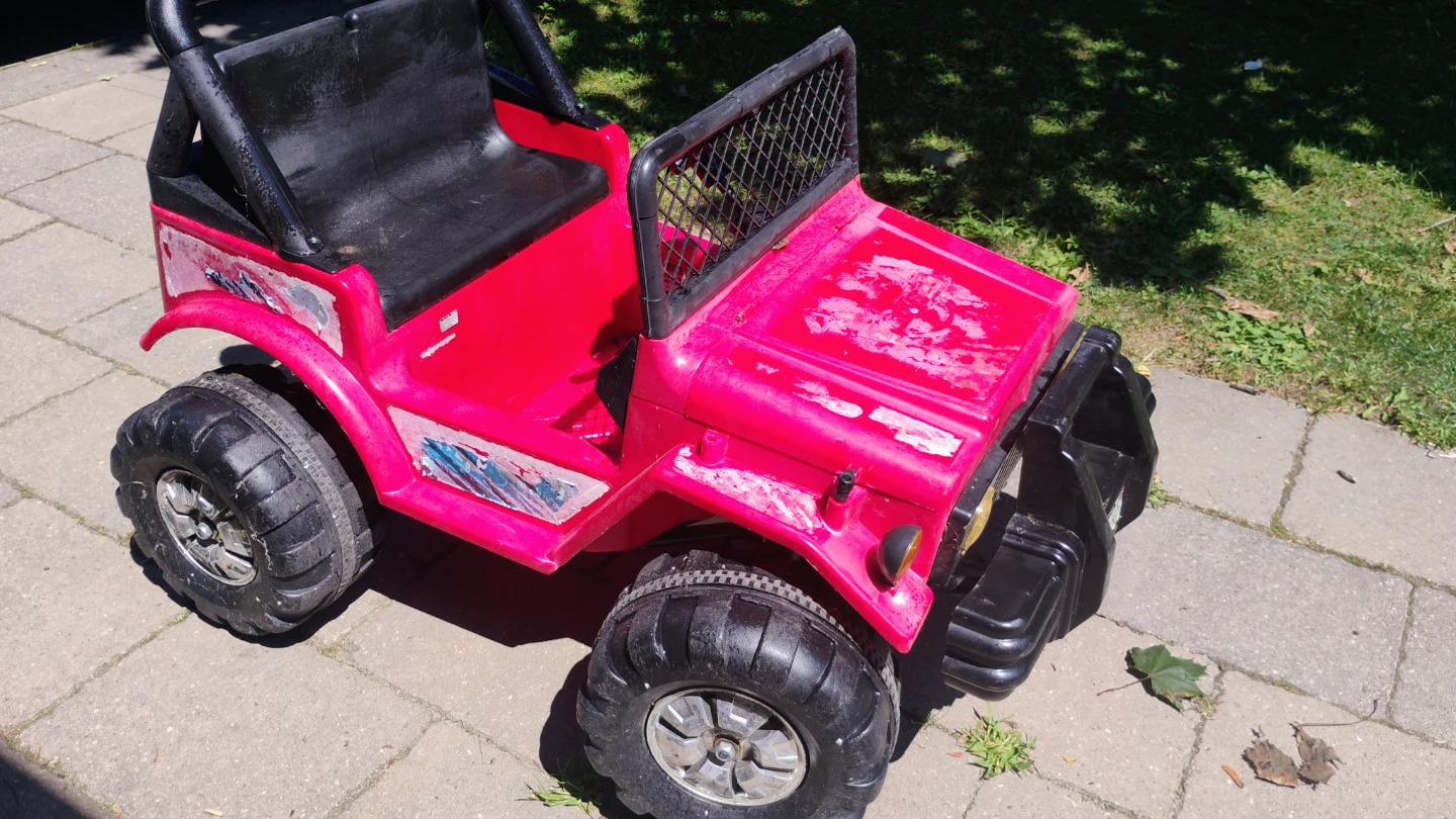 Kid Trax Ride-On Jeep
