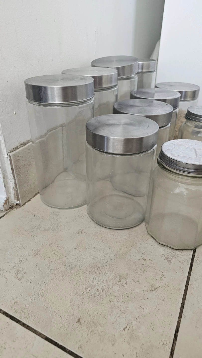Set of 10 Glass Jars with Metal Lids