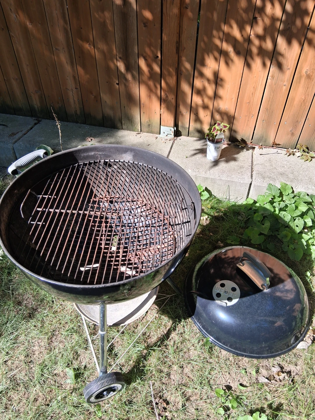 Weber Kettle Charcoal Grill - photo 3
