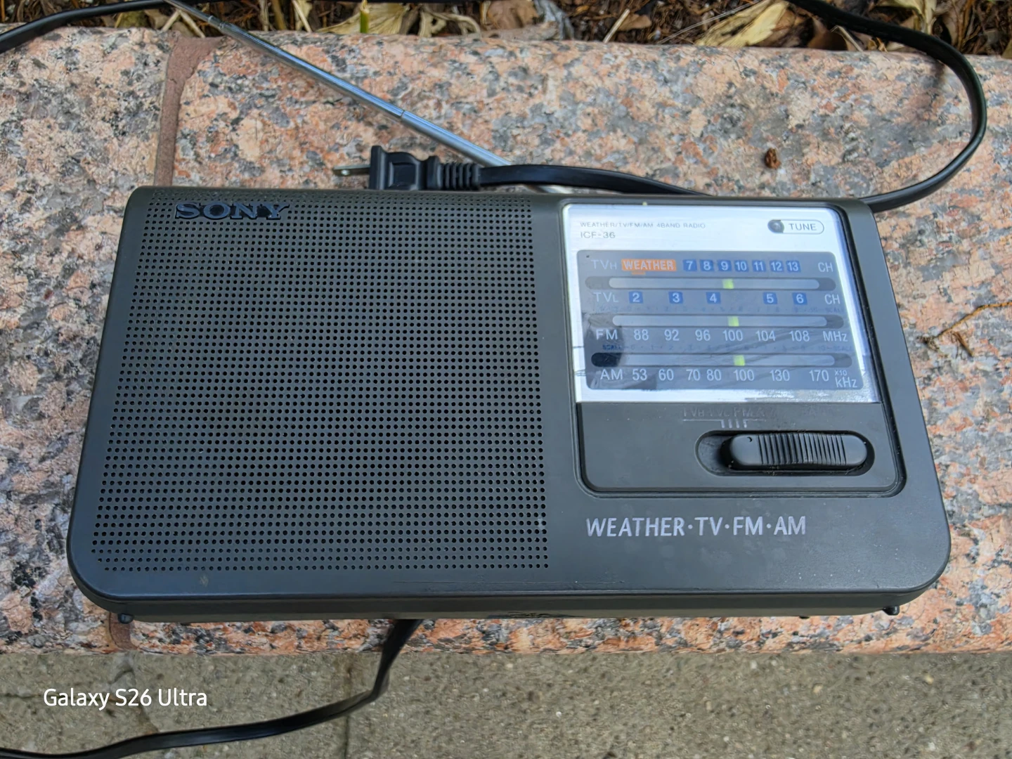 Sony ICF-36 Weather/TV/FM/AM 4Band Portable Radio For Parts - photo 3