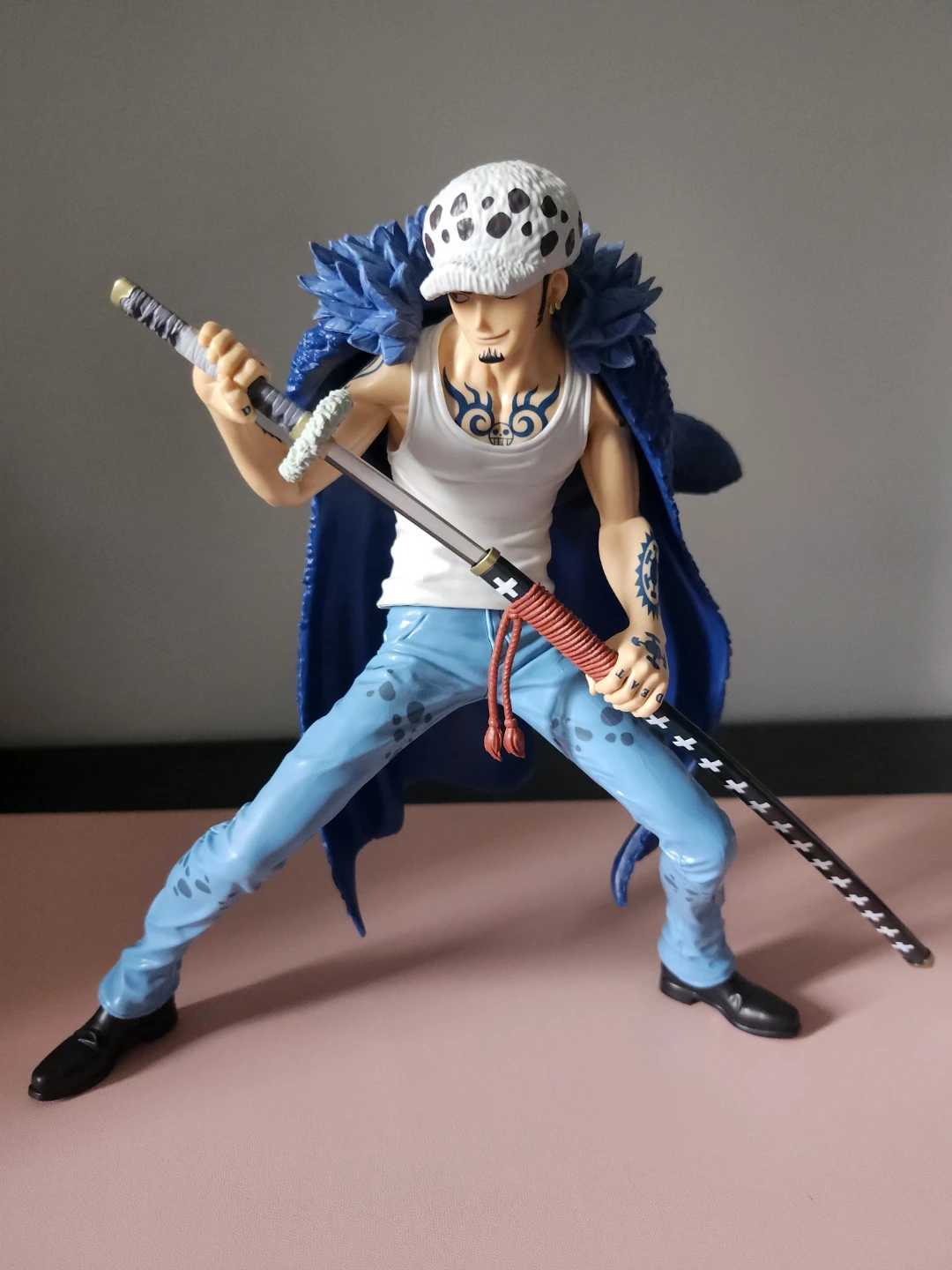 Trafalgar Law Figure One Piece - photo 2