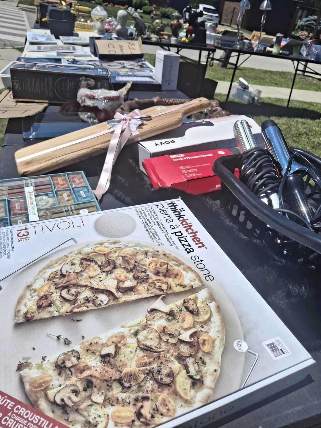 4 Families Garage Sale - Woodbridge - photo 5