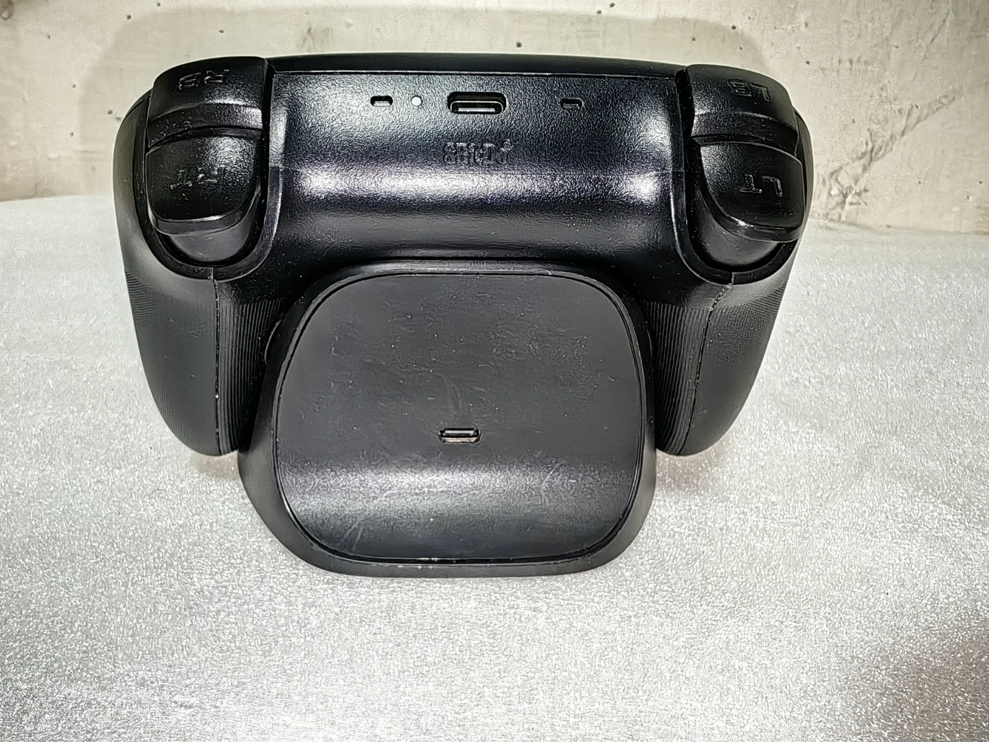 8BitDo Ultimate 2.4G Controller with Charging Dock - photo 2
