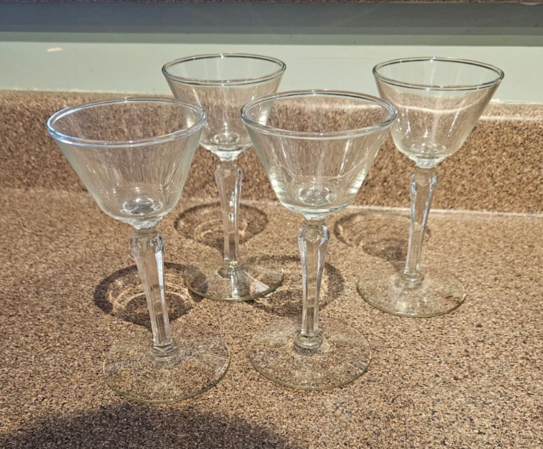 Set of 4 Clear Martini Glasses