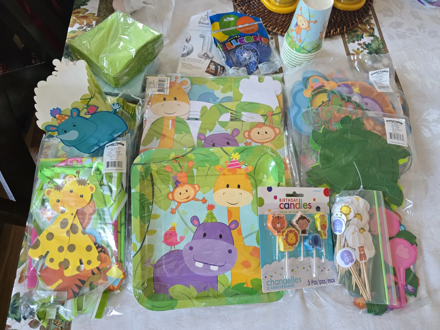 Oriental Trading Jungle Safari Birthday Party Supply Set