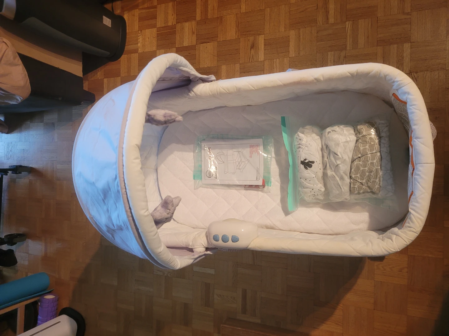 Bily Rocking Bassinet With 5 Fitted Sheets - photo 3