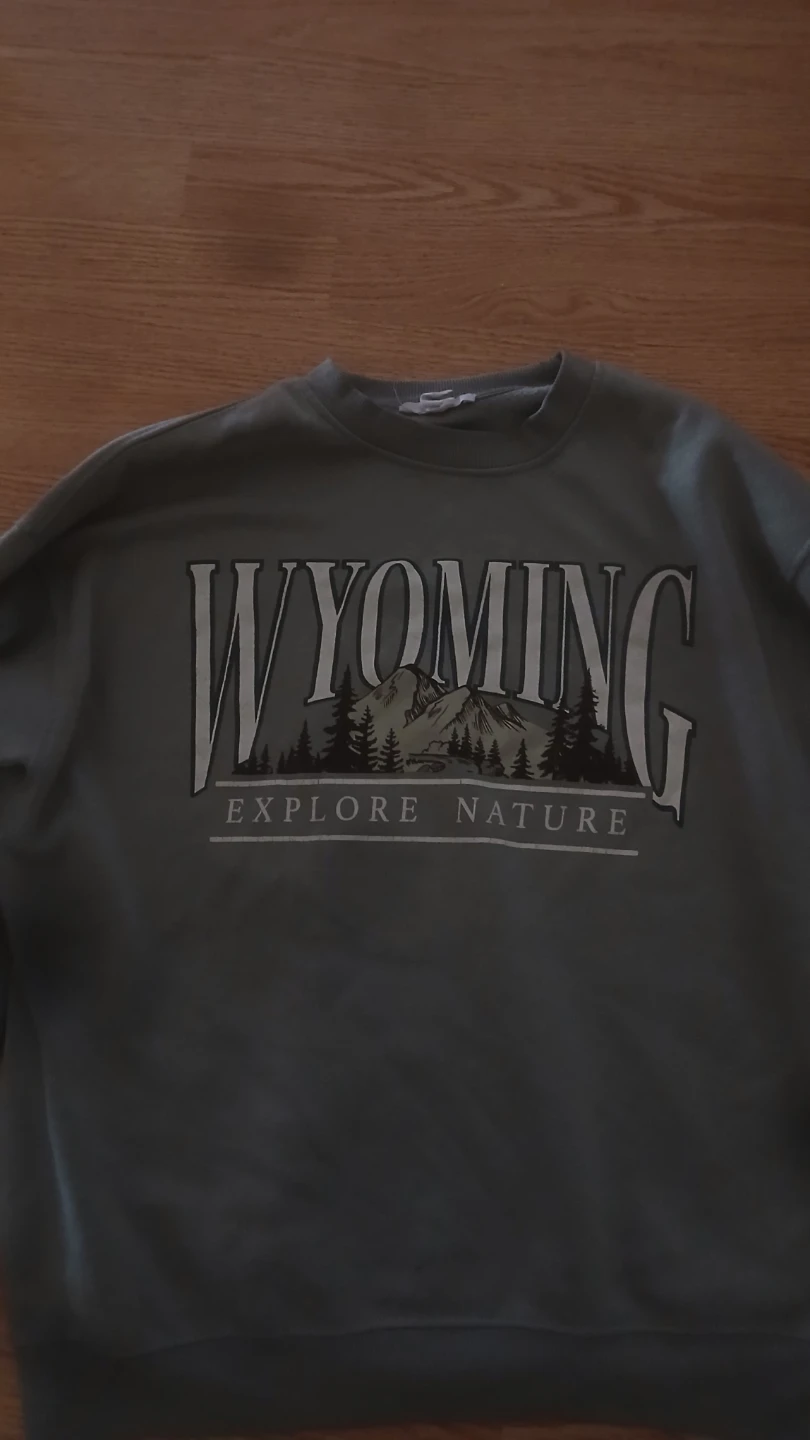 Wyoming Explore Nature Graphic Crewneck Sweatshirt