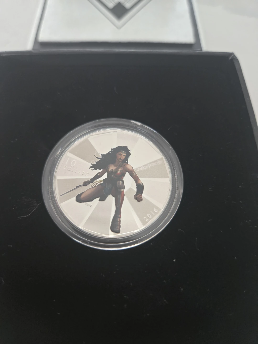 2016 Royal Canadian Mint Wonder Woman Fine Silver Coin