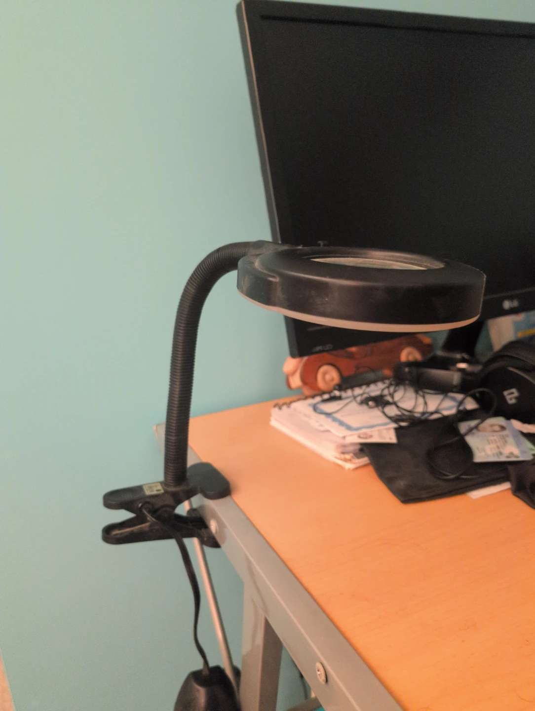 Adjustable Magnifying Desk Lamp with LED Light - photo 2
