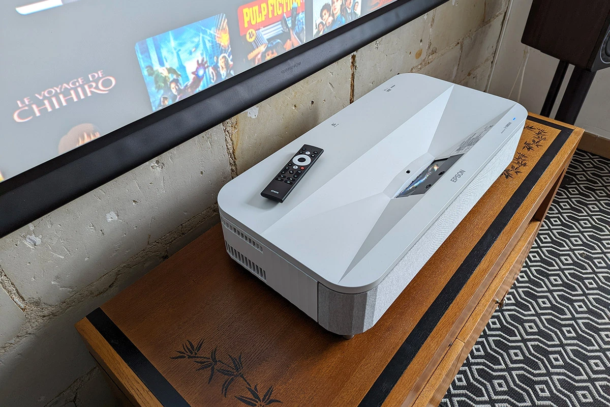 Epson LS800 UST Projector - photo 3