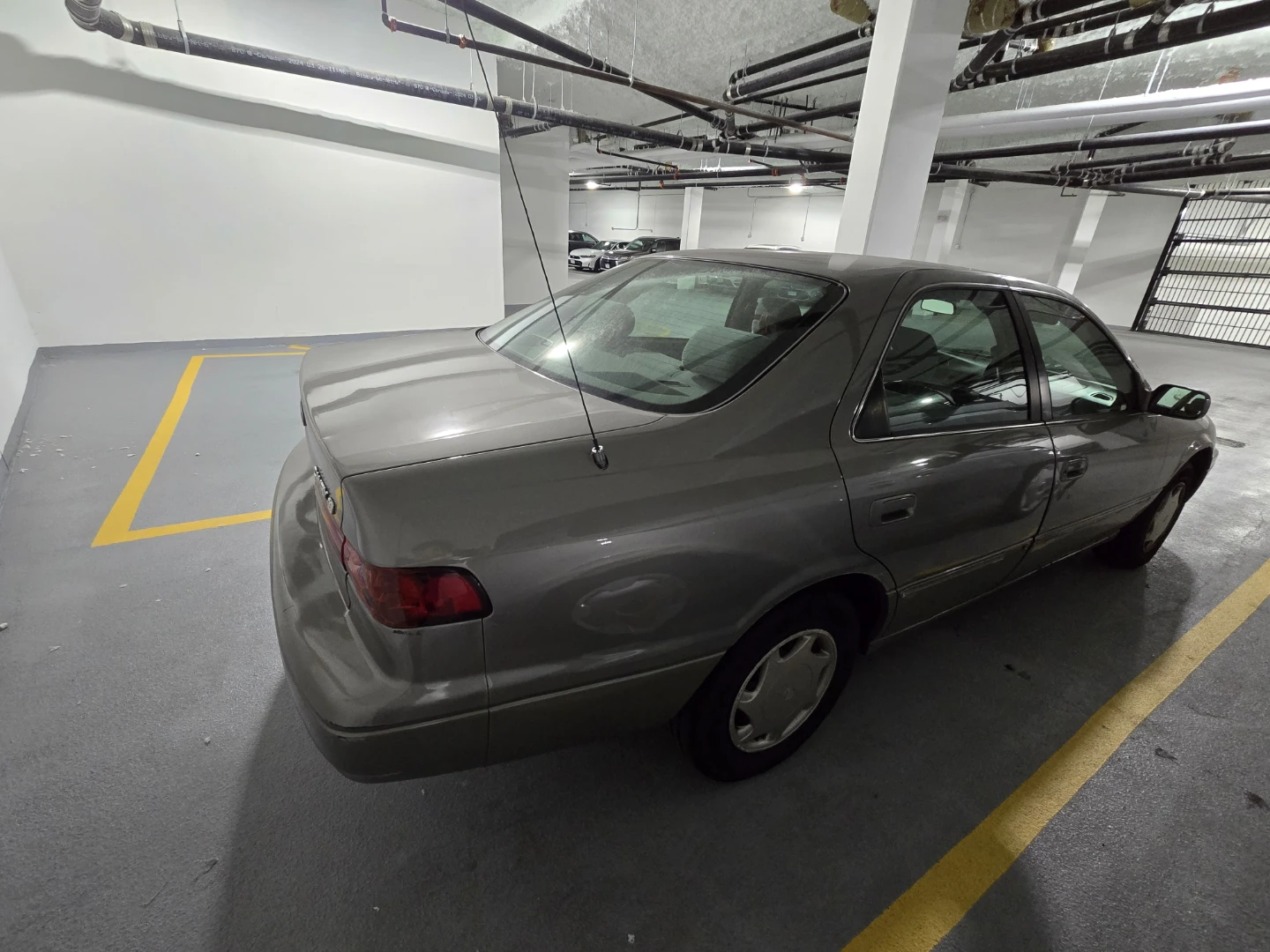 1998 Toyota Camry CE Sedan - photo 3
