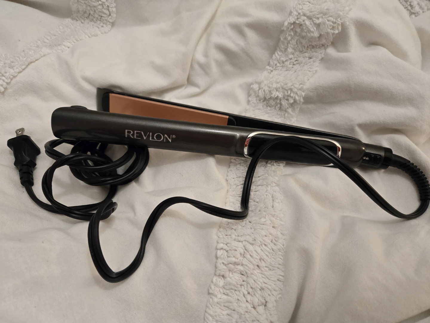 Revlon Hair Straightener - photo 2