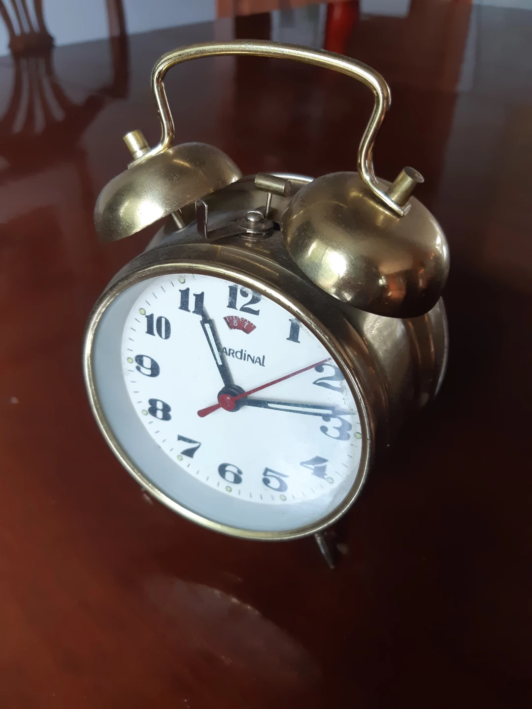 Vintage Cardinal wind-up twin-bell mechanical alarm clock - photo 4