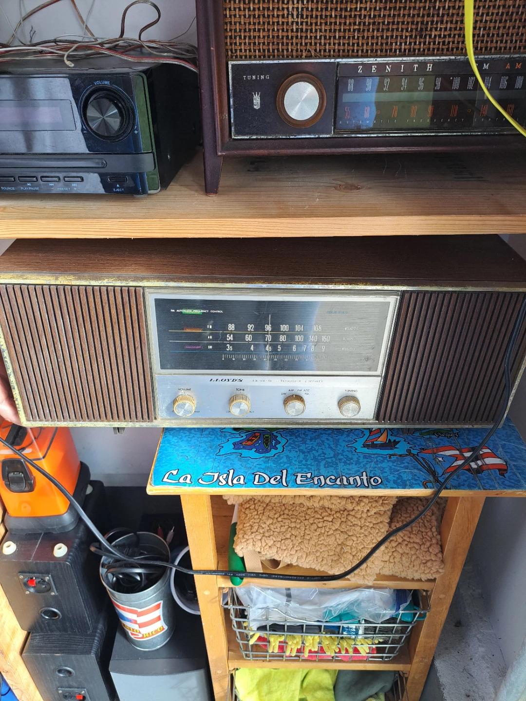 Lloyd's AM/FM Radio - photo 2