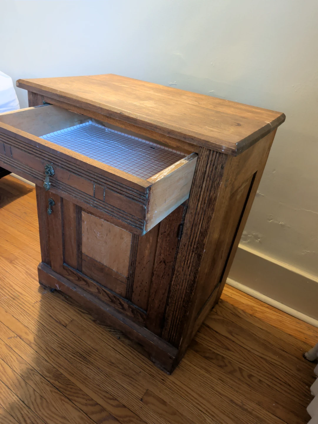 Vintage Wooden Nightstand / Cabinet - photo 2