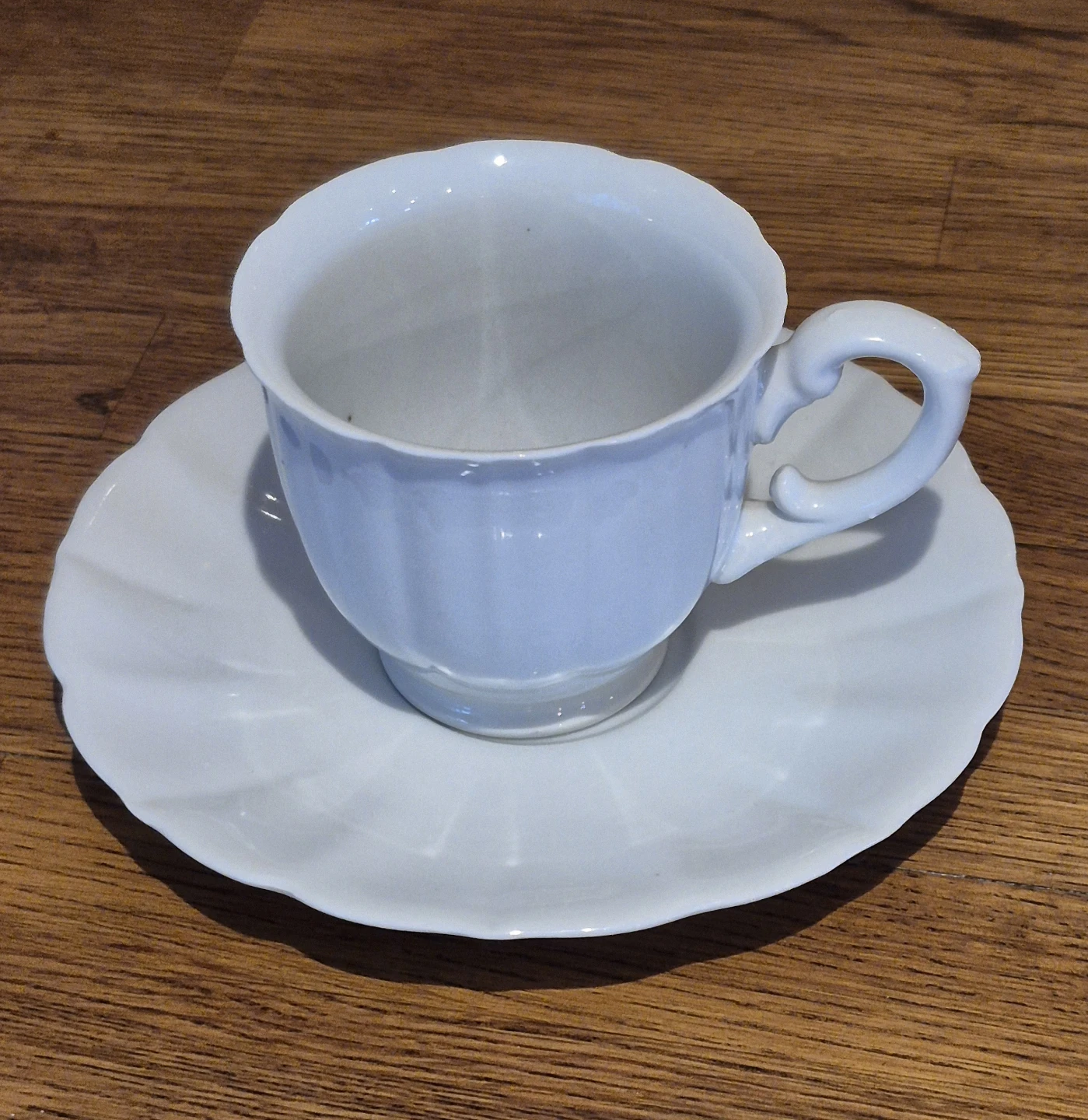White Teapot and Cup Set - photo 2
