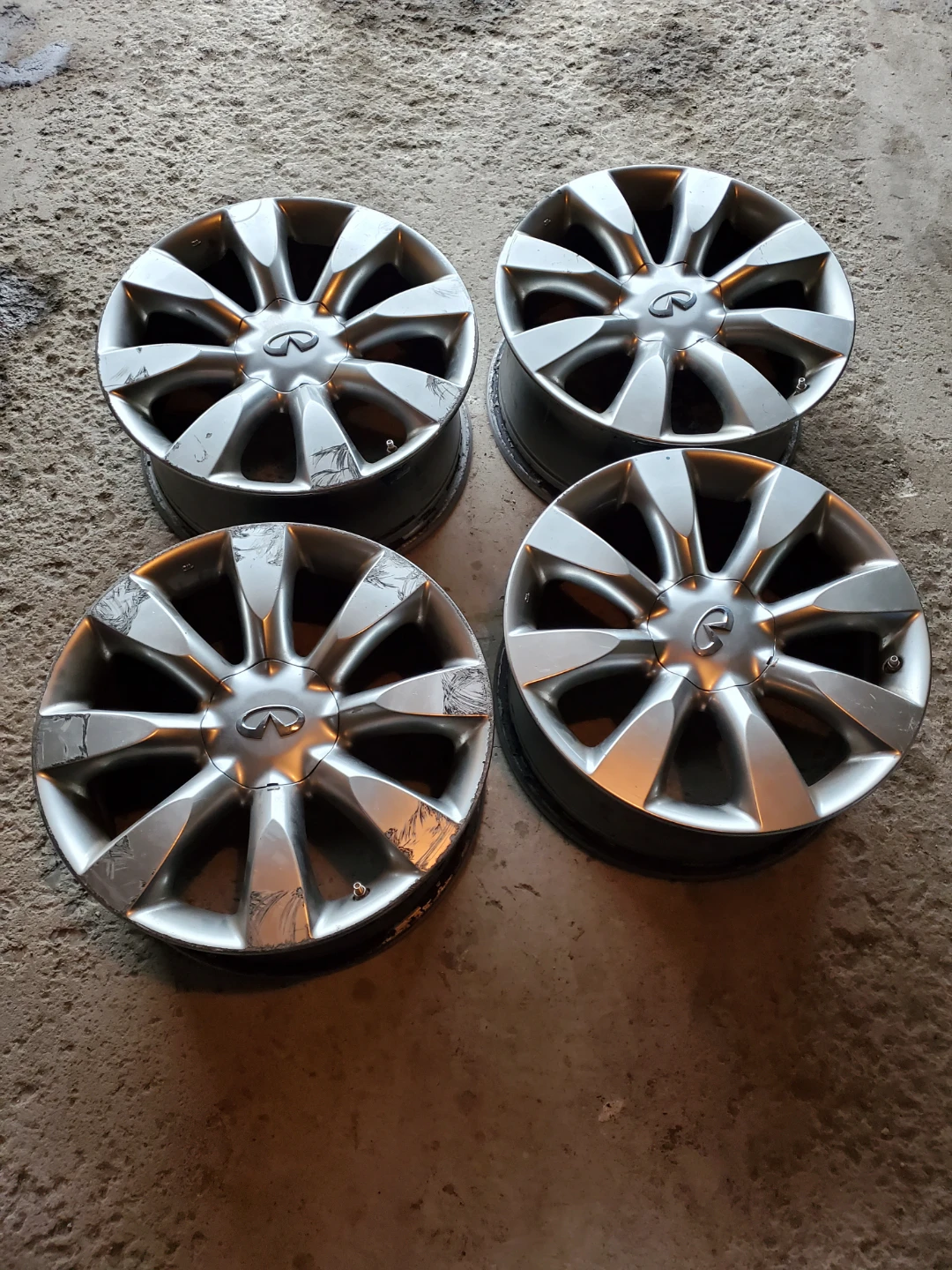 Set of 4 Infiniti 18" Alloy Wheels
