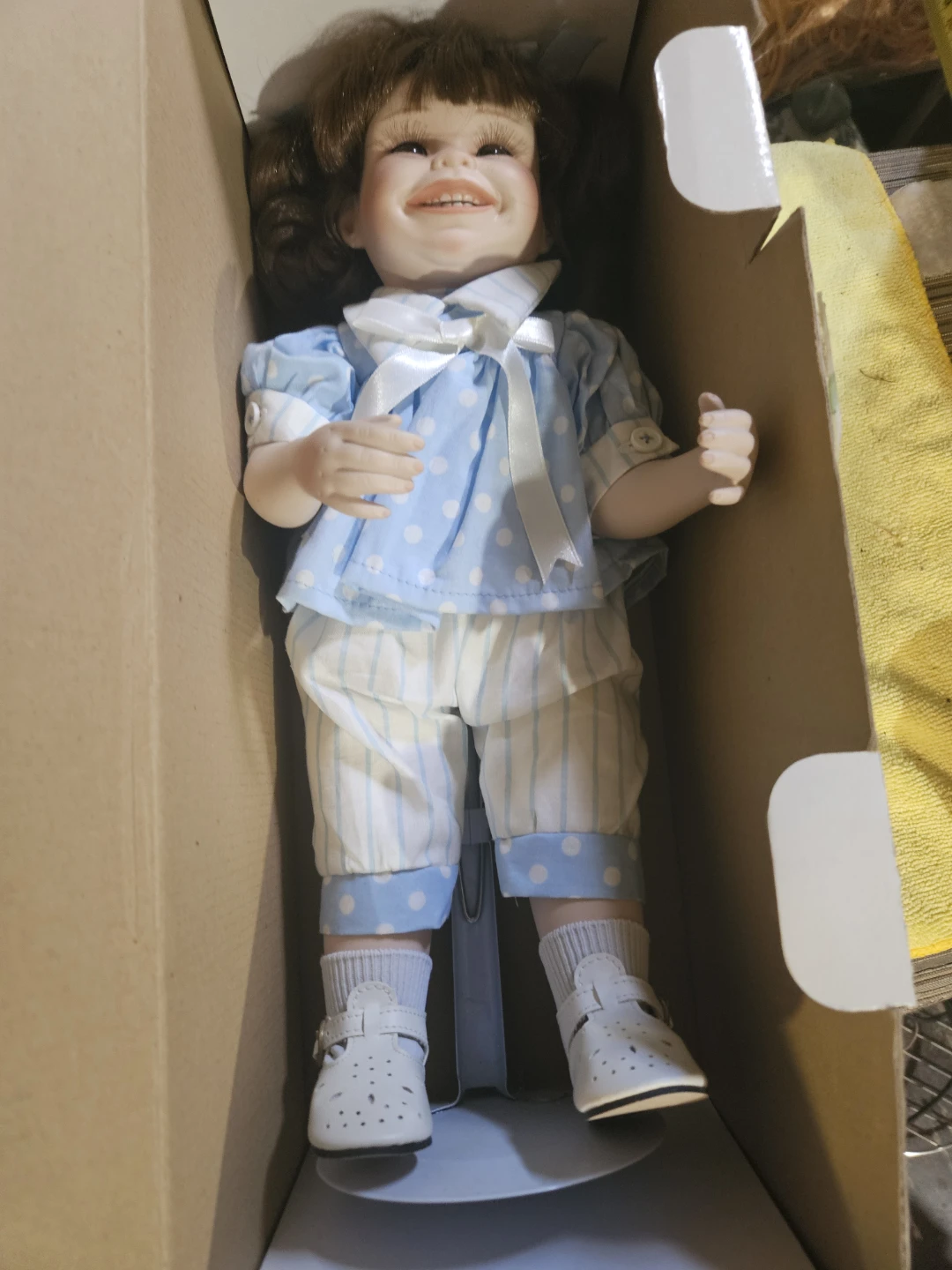 Julie Porcelain Doll by Cindy Marshall-Koll - photo 4