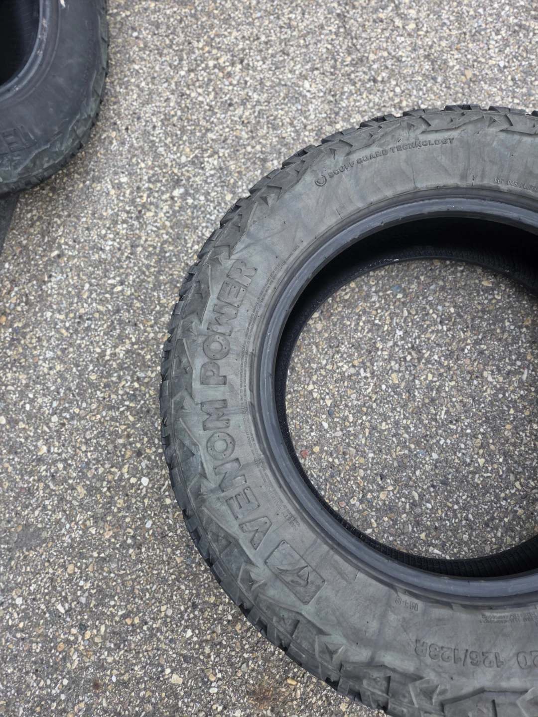2 Tire Venom Power Terra Hunter X/T  LT275/65R20 126/123R - photo 3