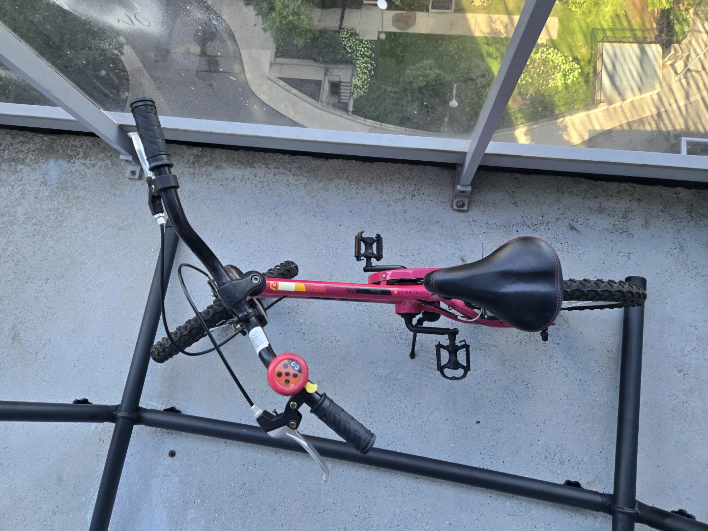 Pink Raleigh Kids Bike - photo 3
