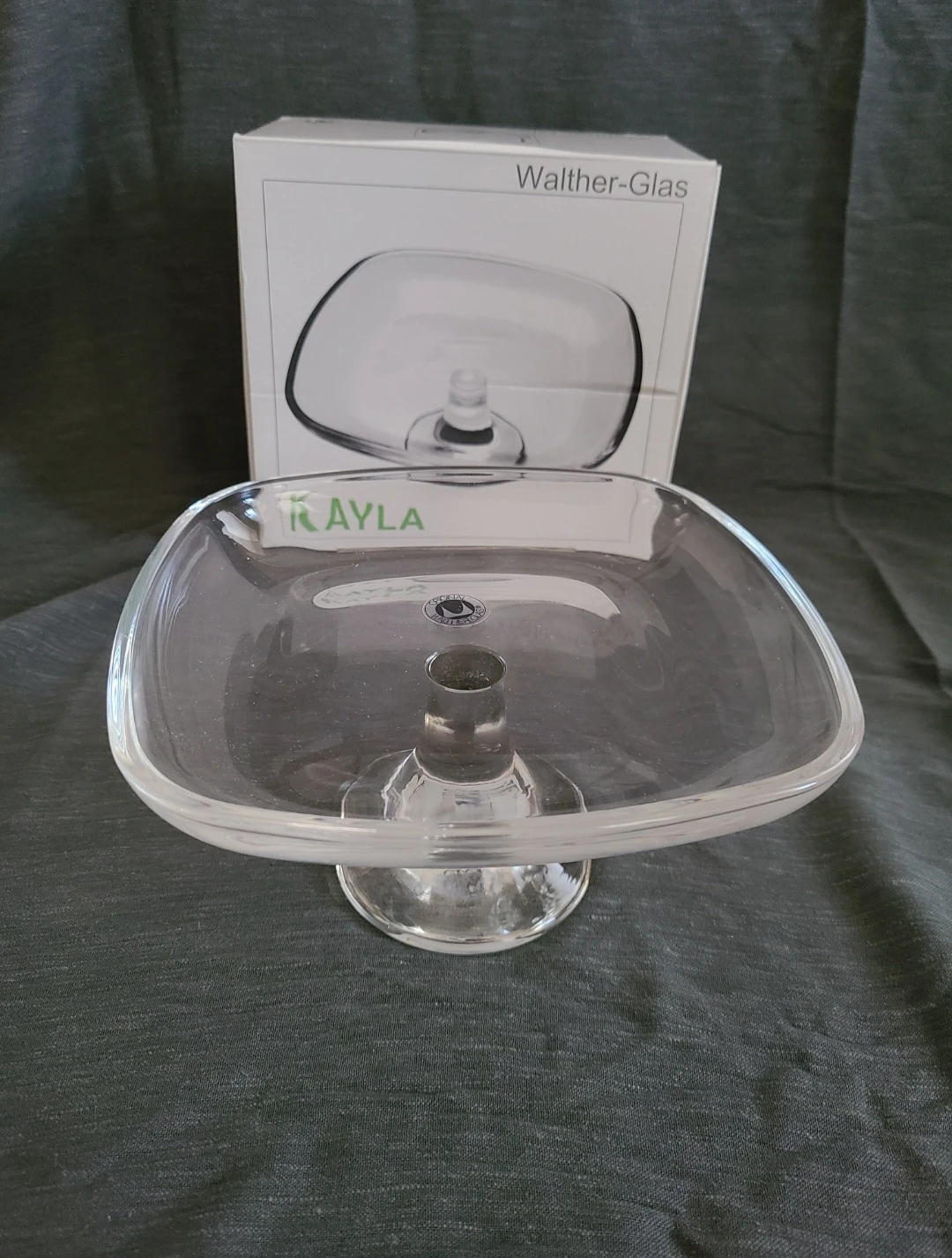Glass dessert/cake stand