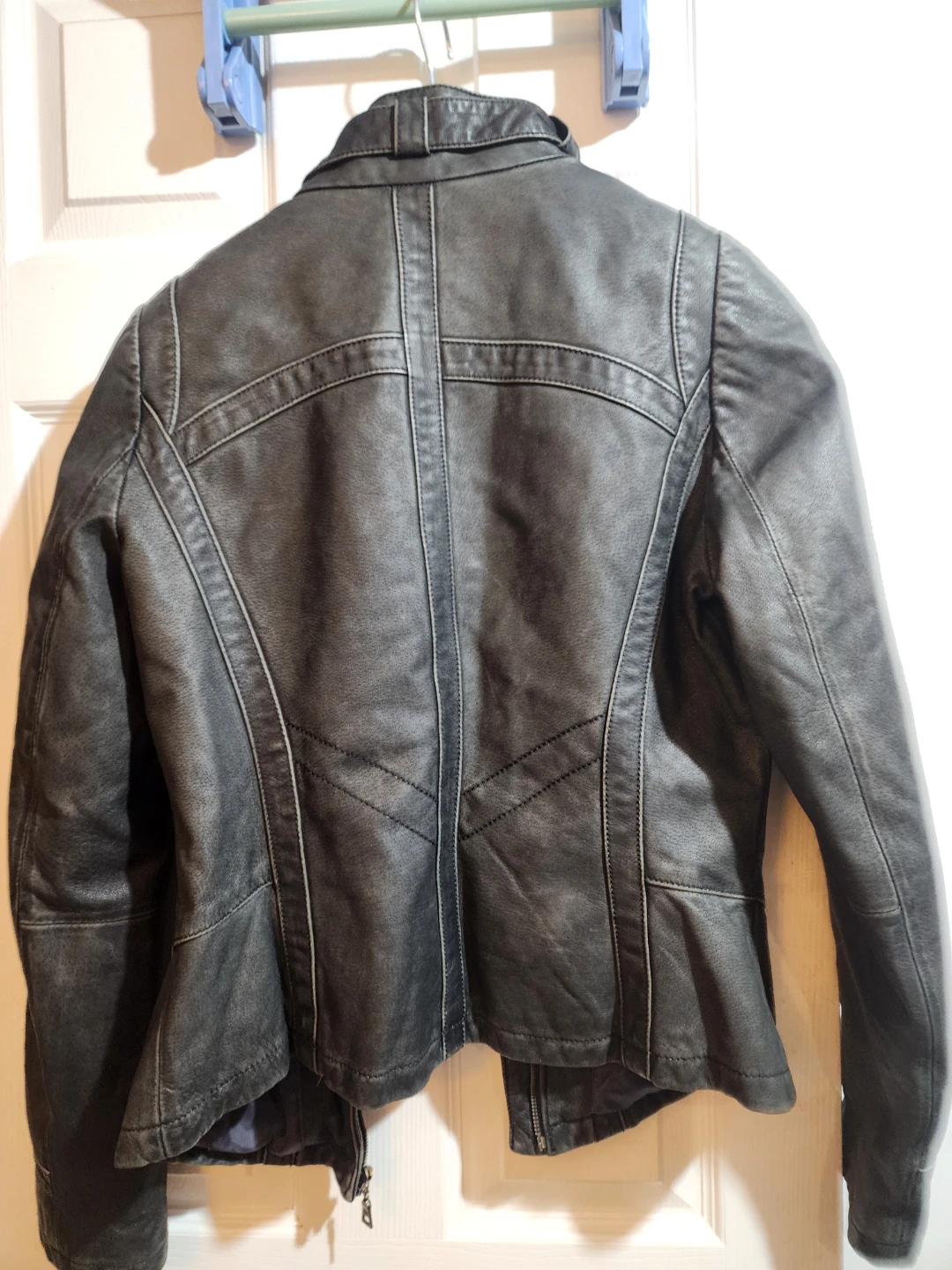 Danier Genuine Leather Jacket - photo 3