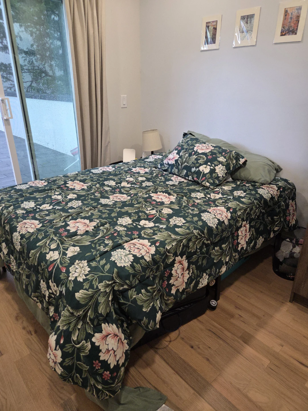 Full Bed Set – Bed Frame + Mattress + Sheets + Pillow (Like New)
