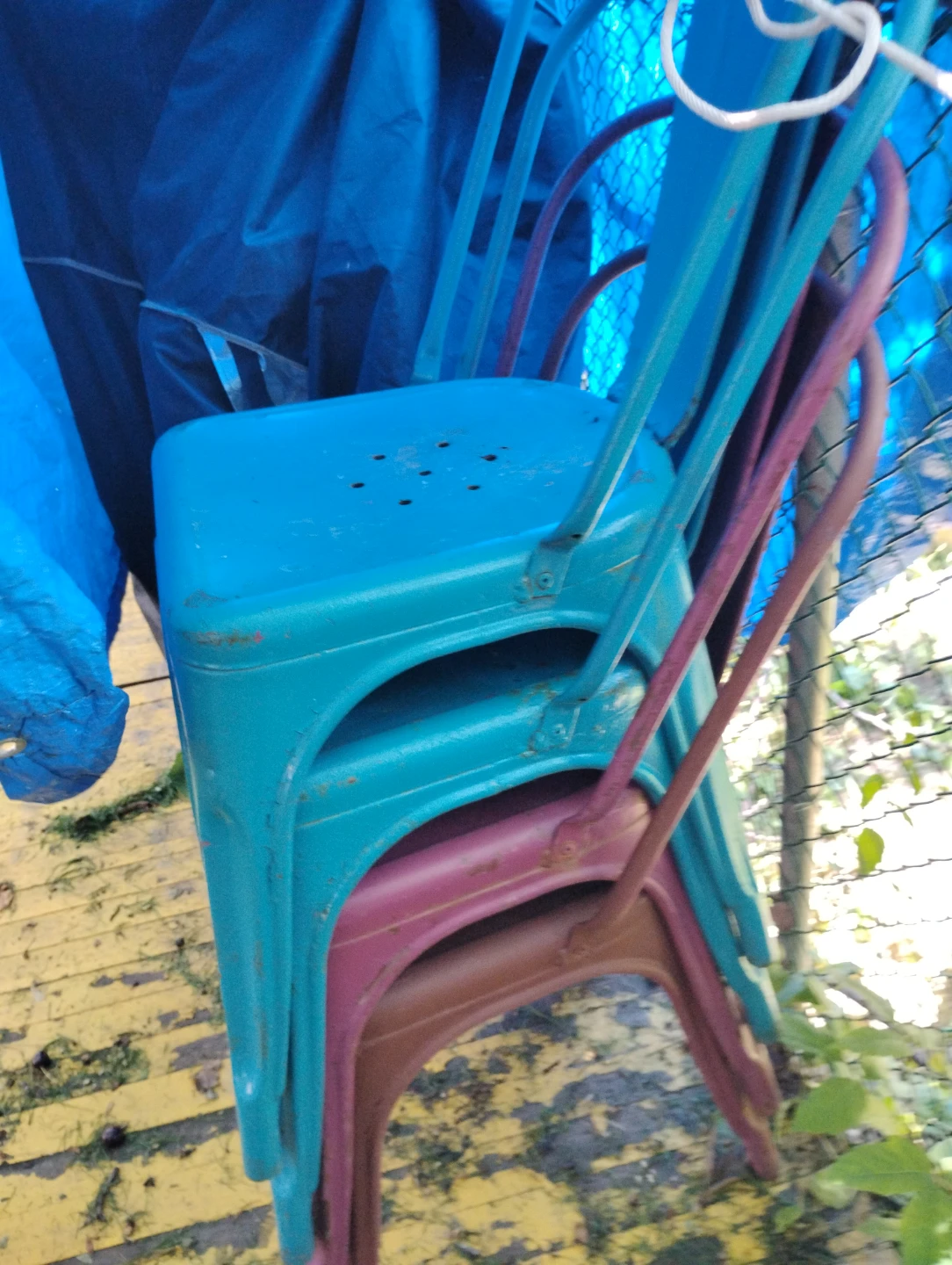 Stackable Plastic and Metal Outdoor Chairs (excellent CONDITION) - photo 5