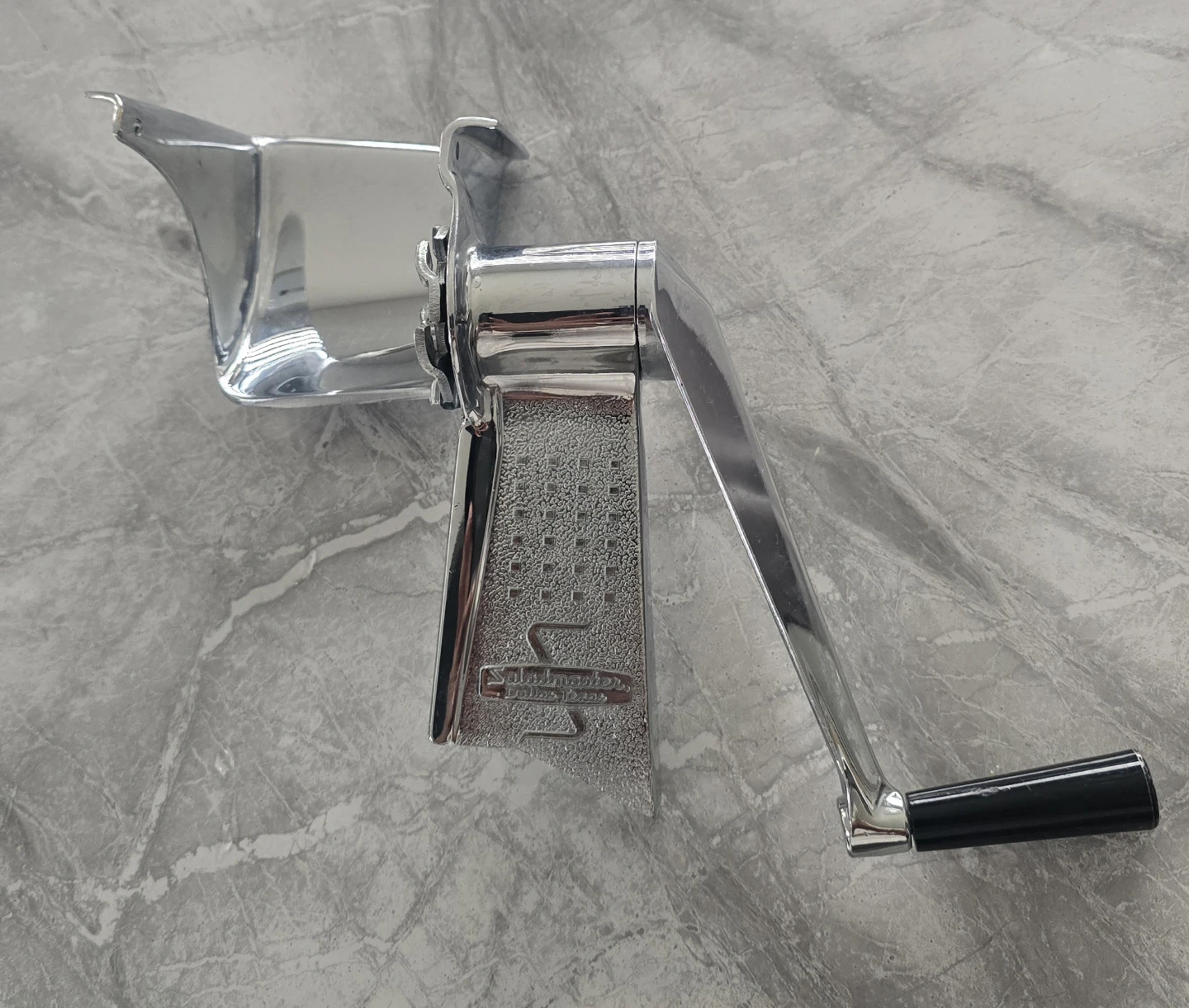 EXCELLENT SALADMASTER Manual Vegetable Shredder/Slicer Hou