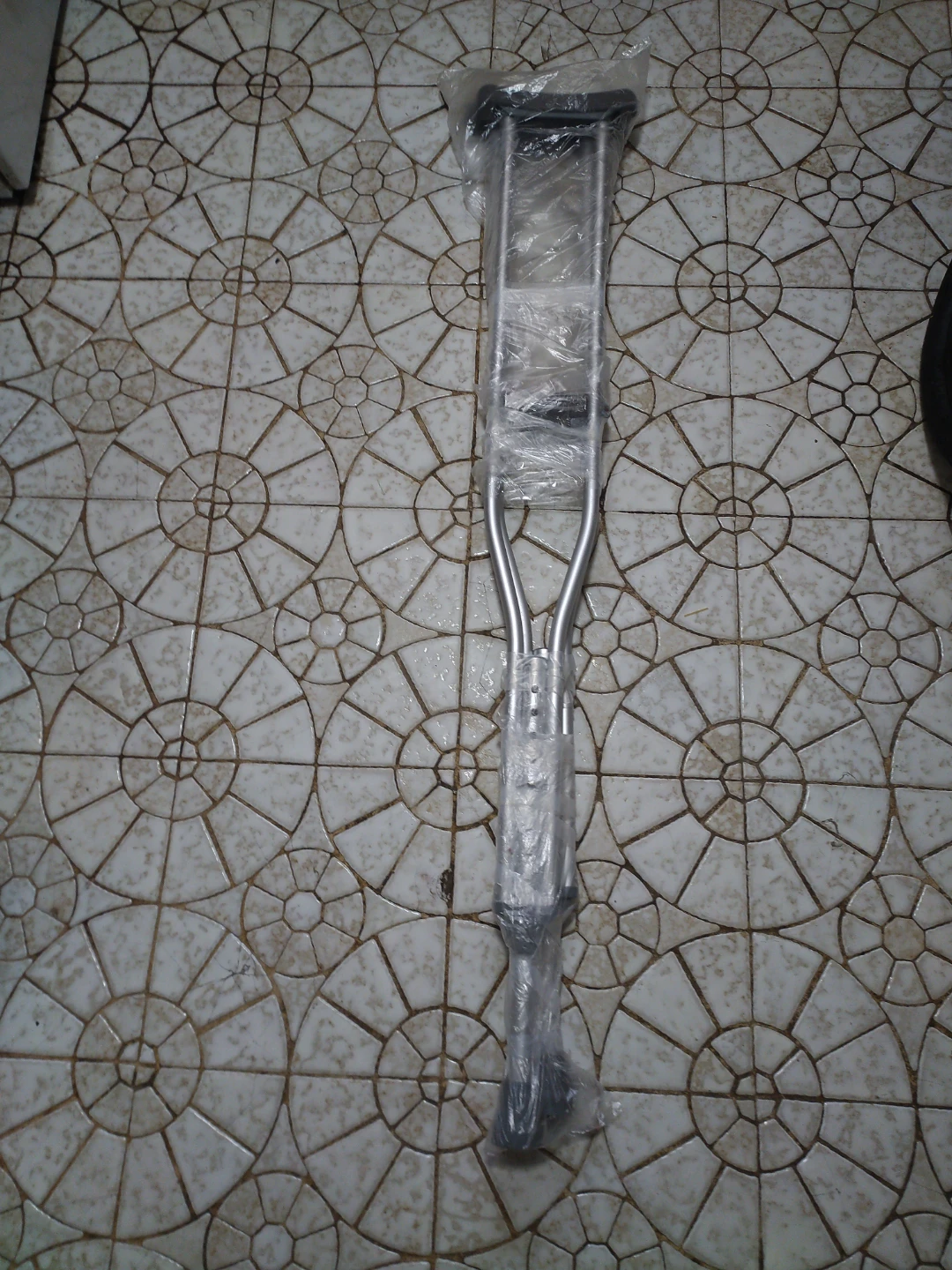 Adjustable Aluminum Crutches