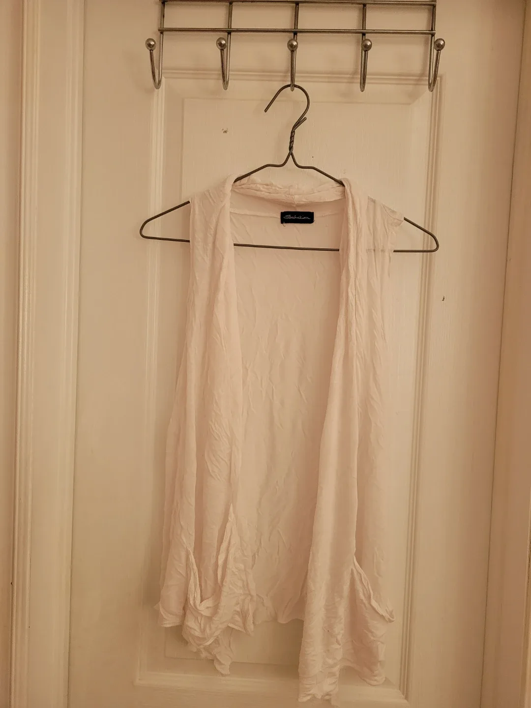 Sukiya Sleeveless Vest - Cream