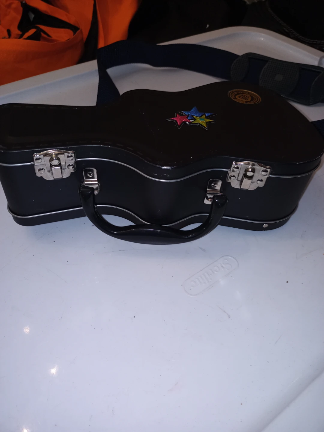Small Guitar Shaped Storage Tin With Shoulder Strap - photo 3