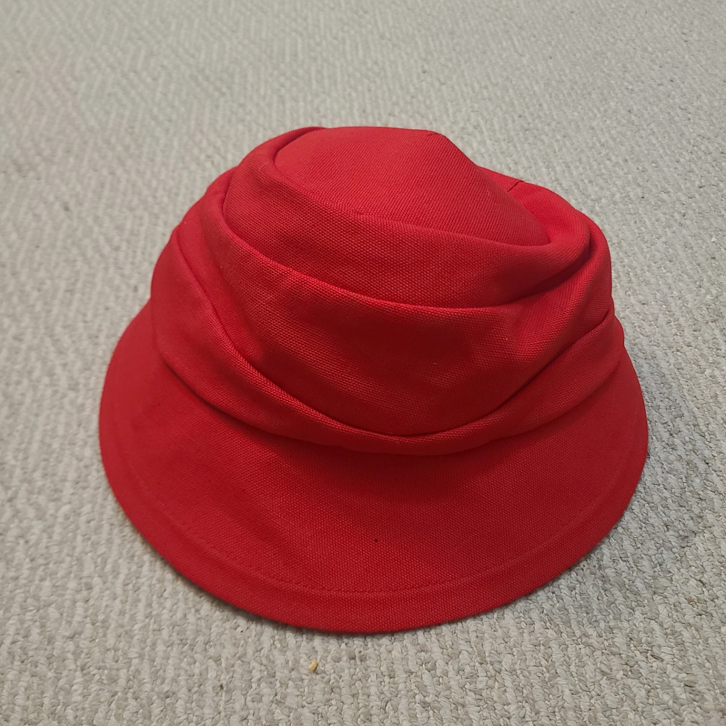 Lillie & Cohoe red bucket hat - photo 3
