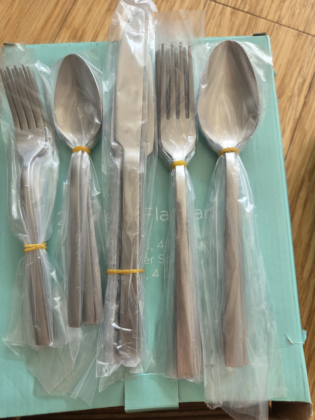 20 Piece Flatware Set - Stainless Steel - photo 3