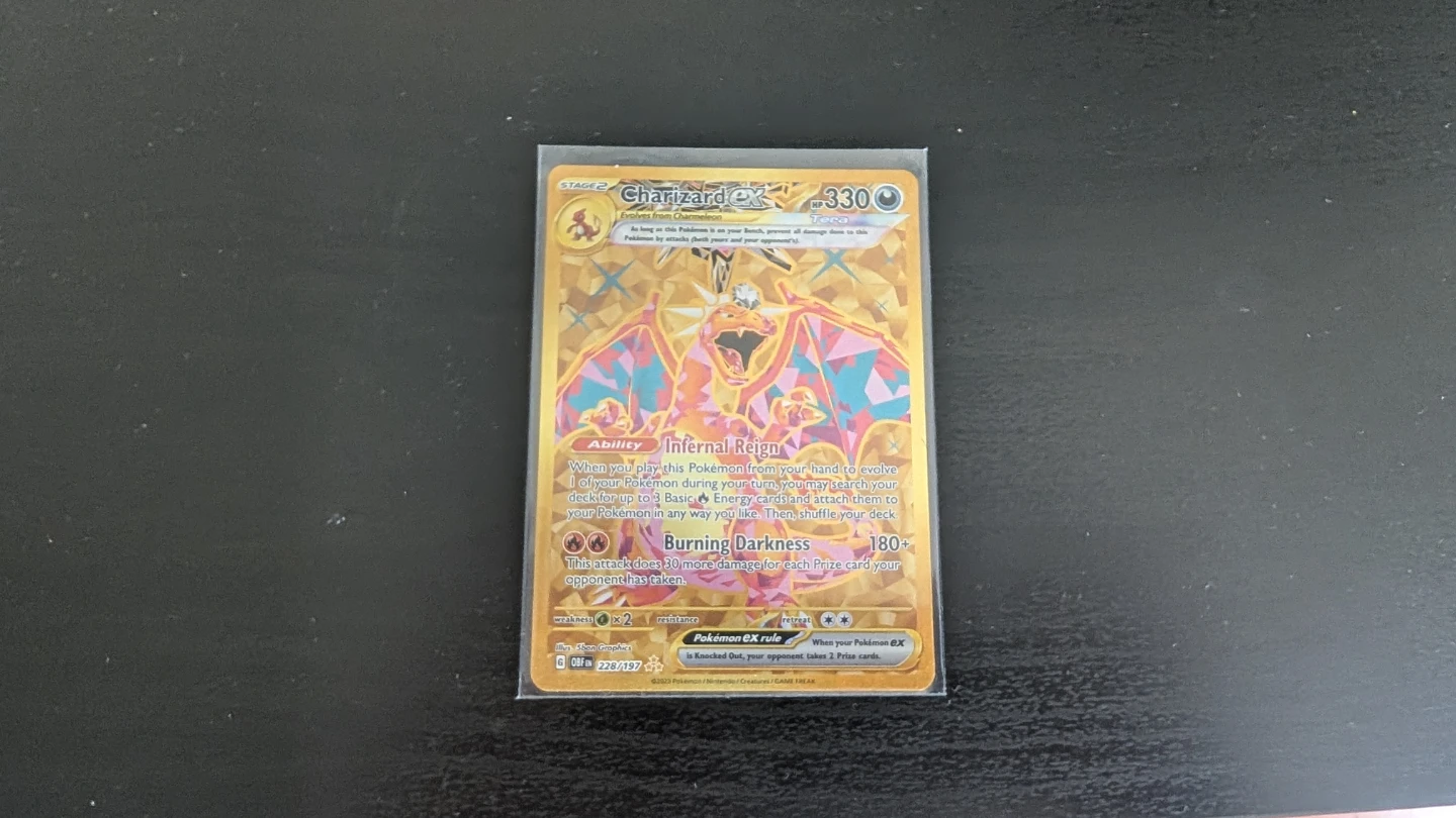 Gold Pokémon Charizard EX Trading Card