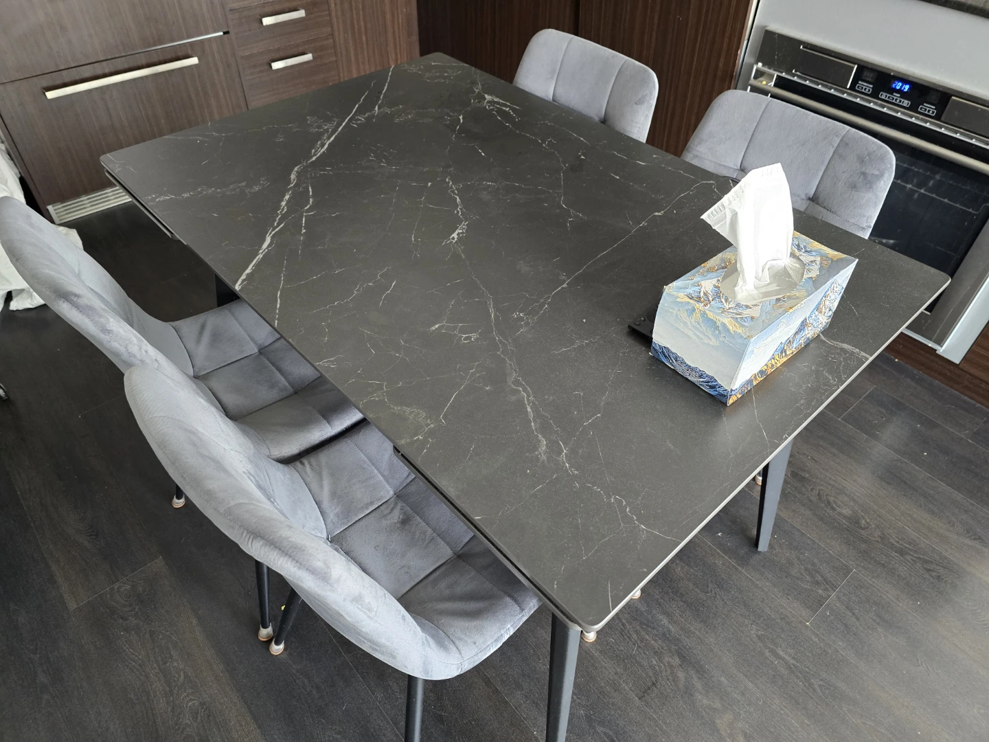 Expansion table and 6 chairs