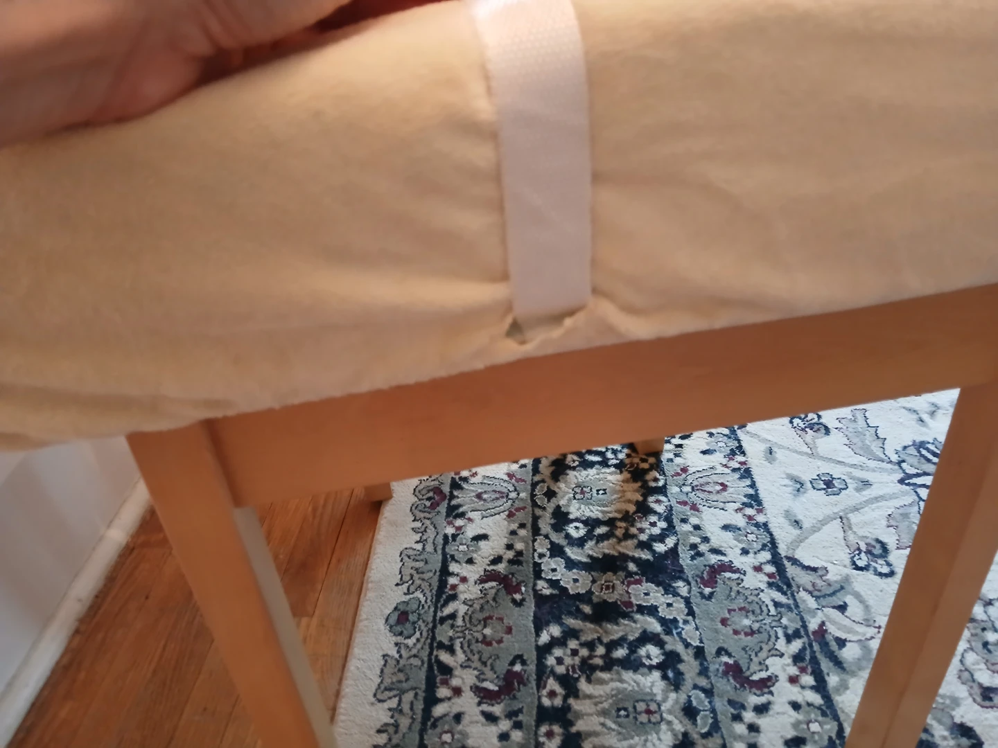 Change pad with safety strap - photo 3