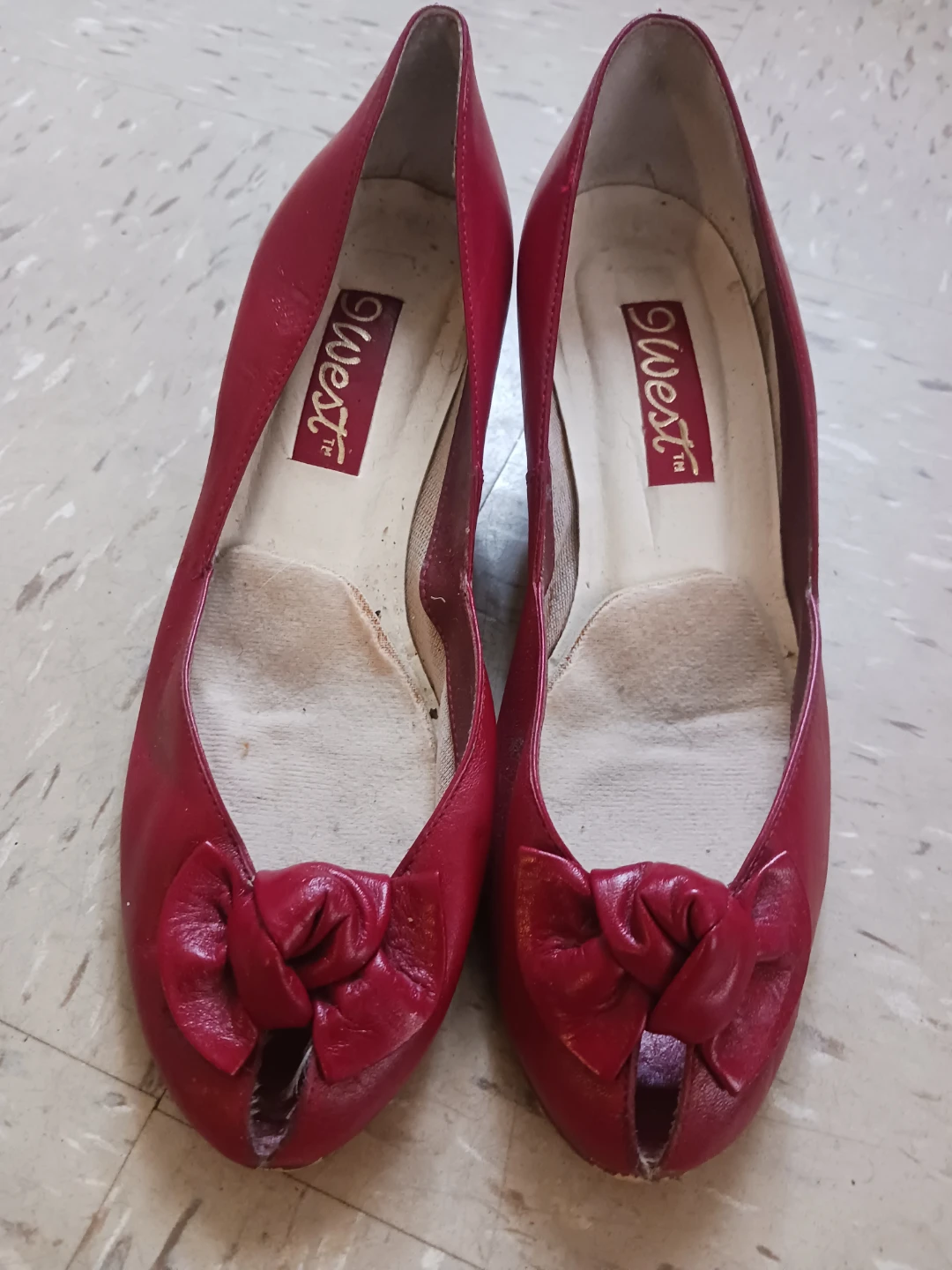 Red 9 West Heels with Bow Accent - photo 4