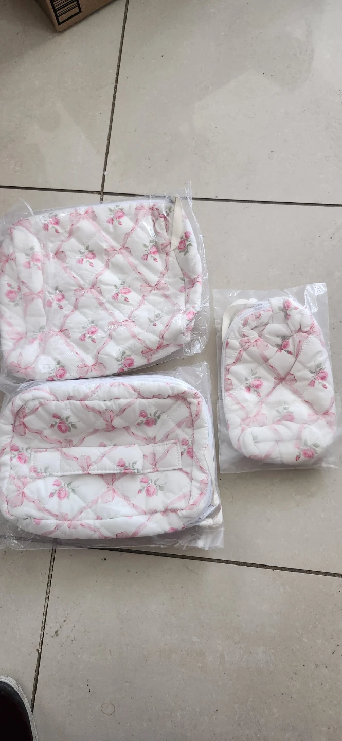 Quilted Cosmetic Bag Set with Rose and Ribbon Print