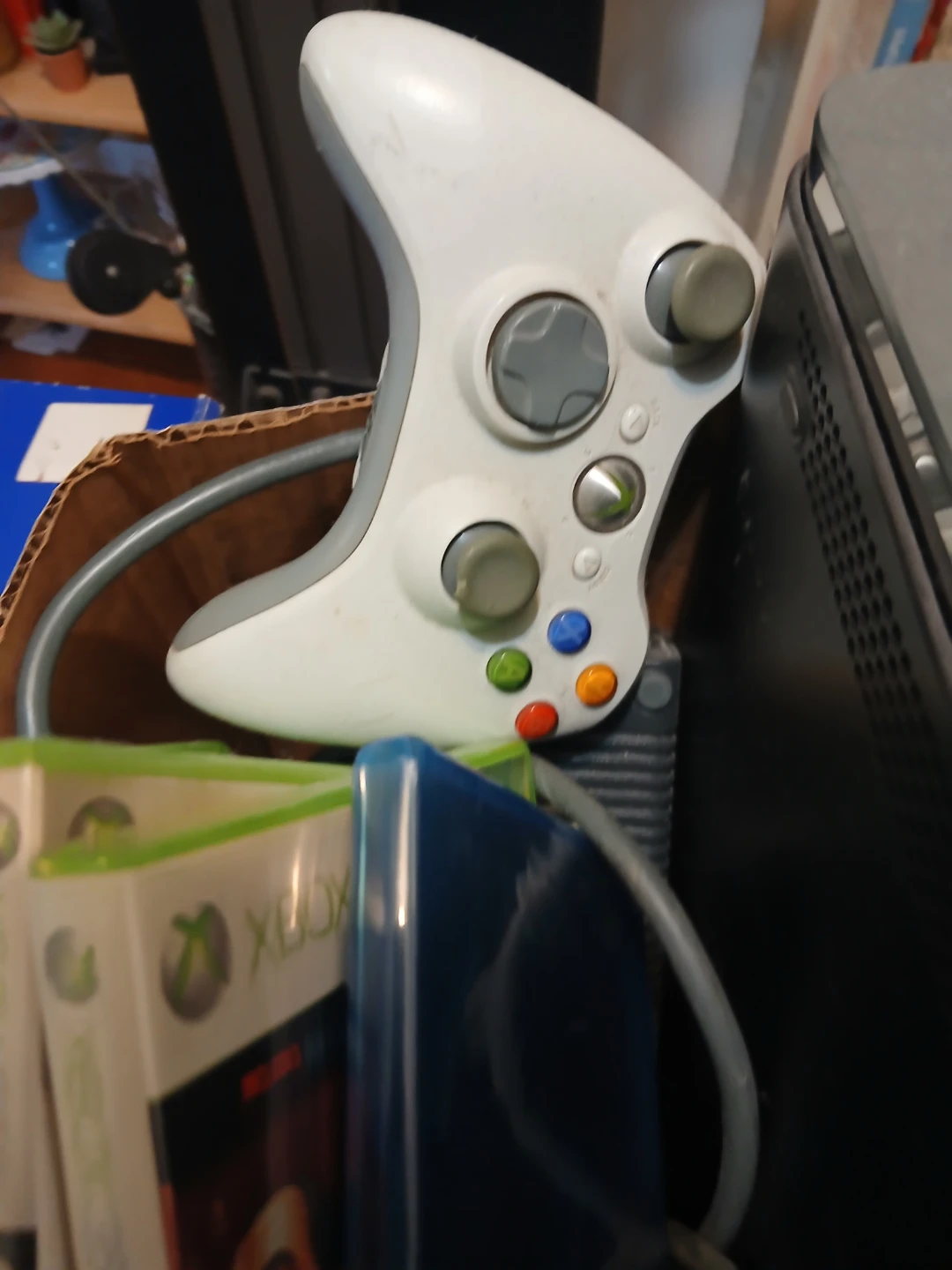 Xbox 360 Console Bundle with Games and Controller - photo 2