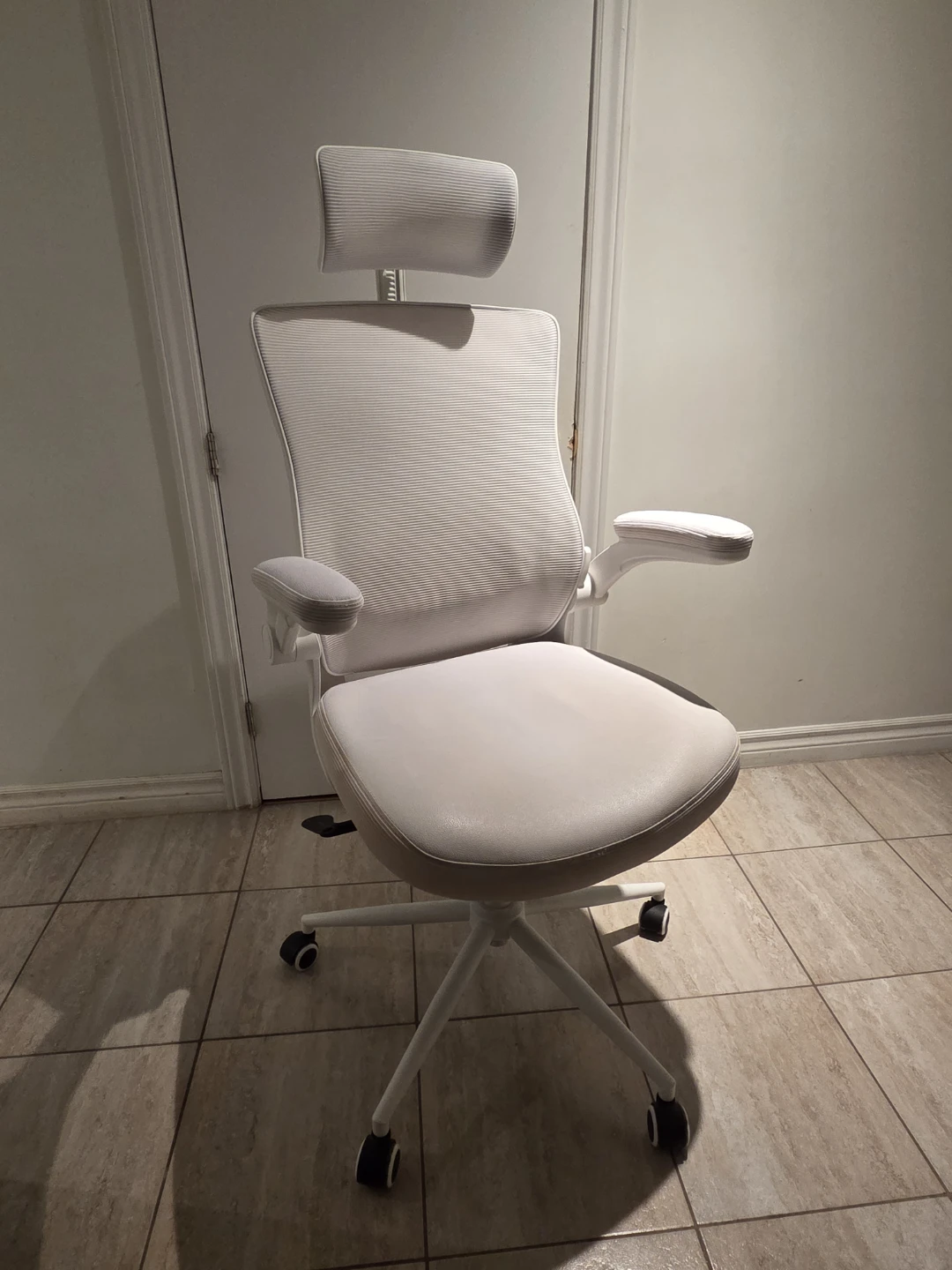 Ergonomic office chair with adjustable headrest & lumbar support - photo 2