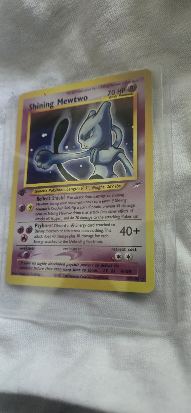 Shining Mewtwo Pokémon Card