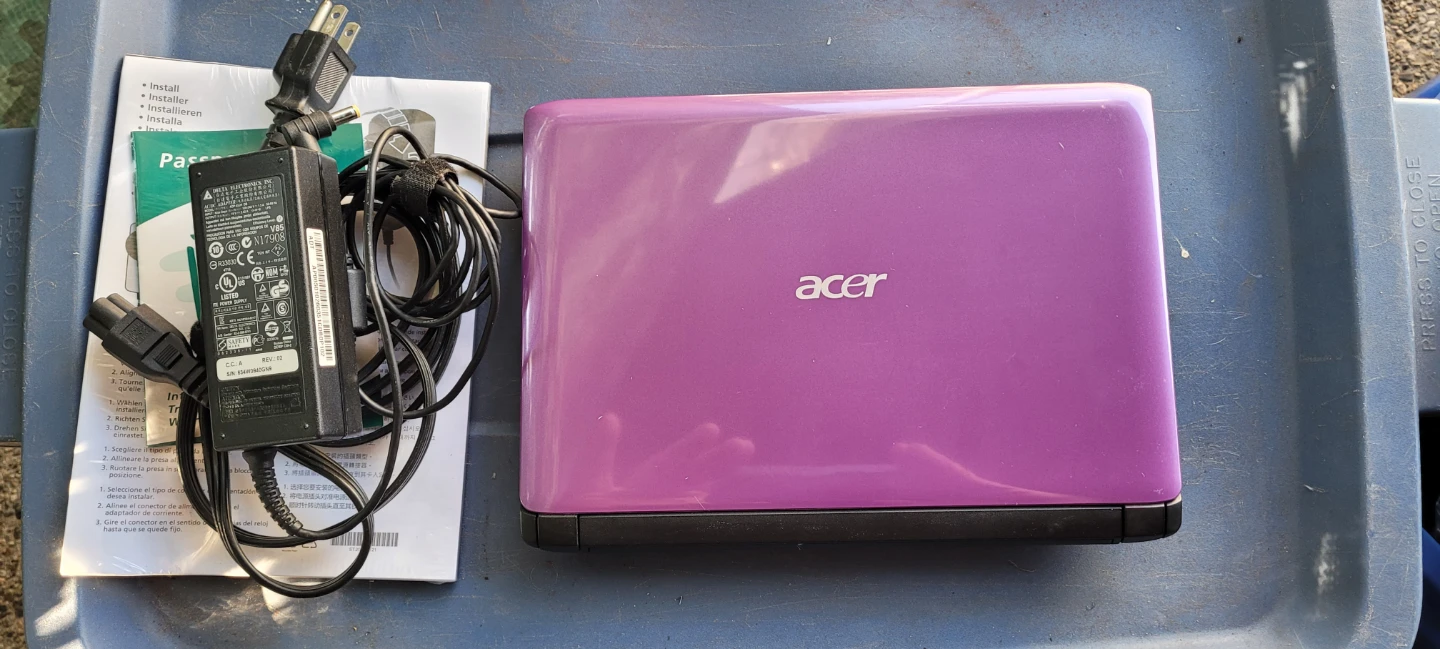 Acer Aspire One Purple Netbook Laptop
